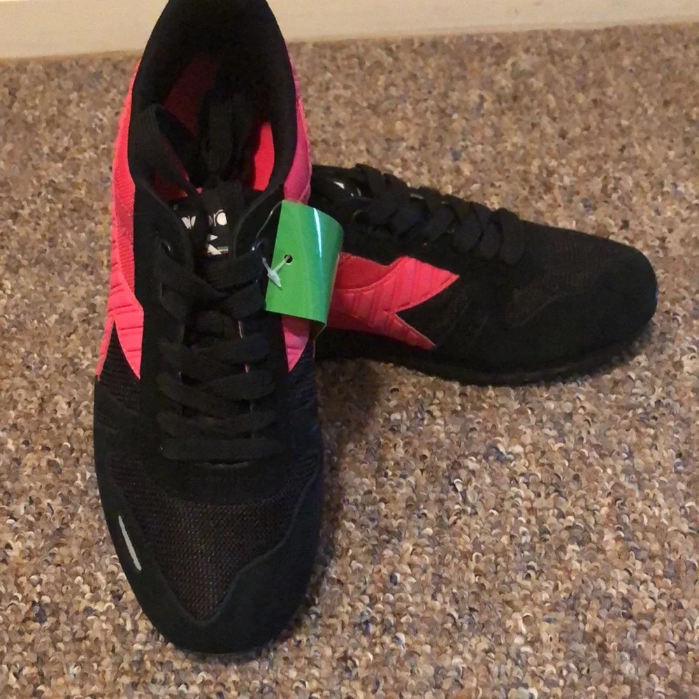 Diadora Titan II‎ black tomato sneakers